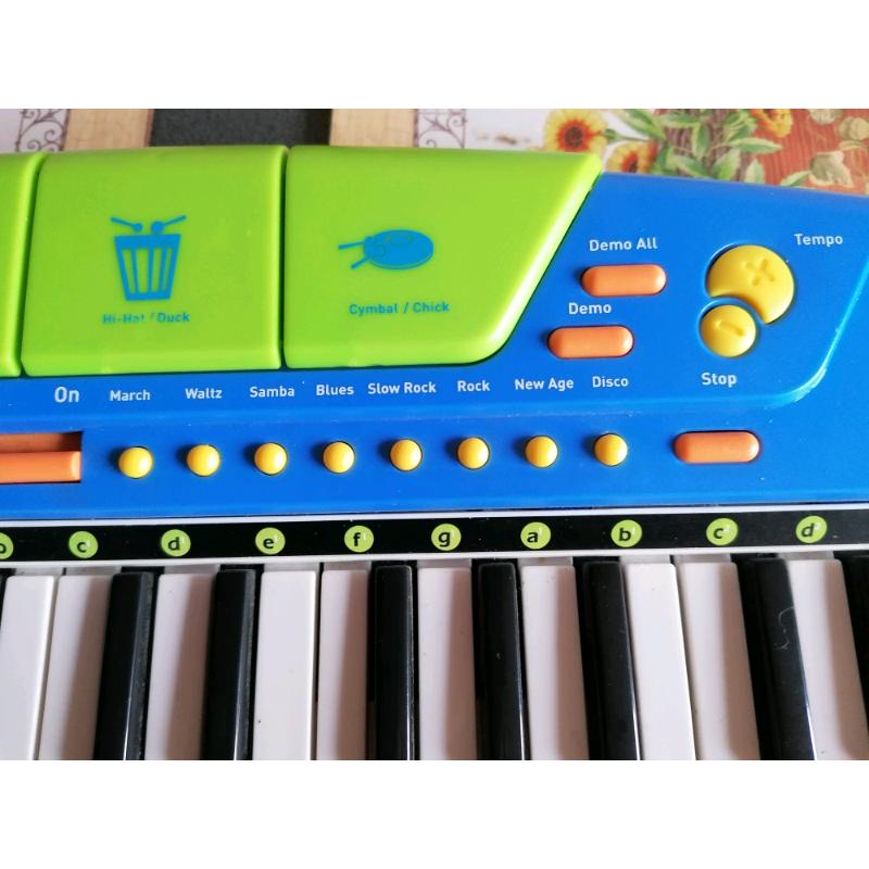 SYNTHESISER KEYBOARD 22"Long