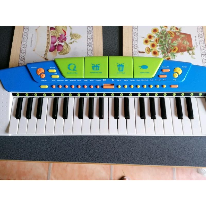 SYNTHESISER KEYBOARD 22"Long