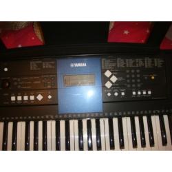 YAMAHA ELECTRIC ORGAN
