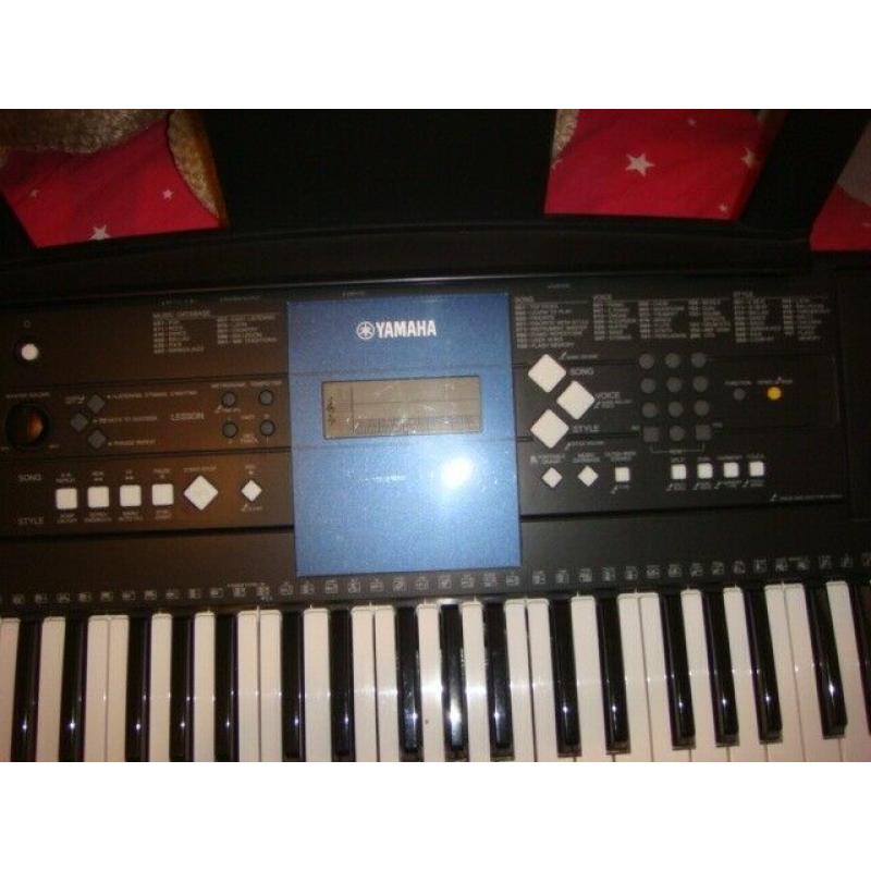 YAMAHA ELECTRIC ORGAN