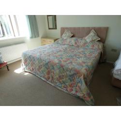 Large Sheridan Bedcover, Kingsize, lovely multicoloured pastel abstract design