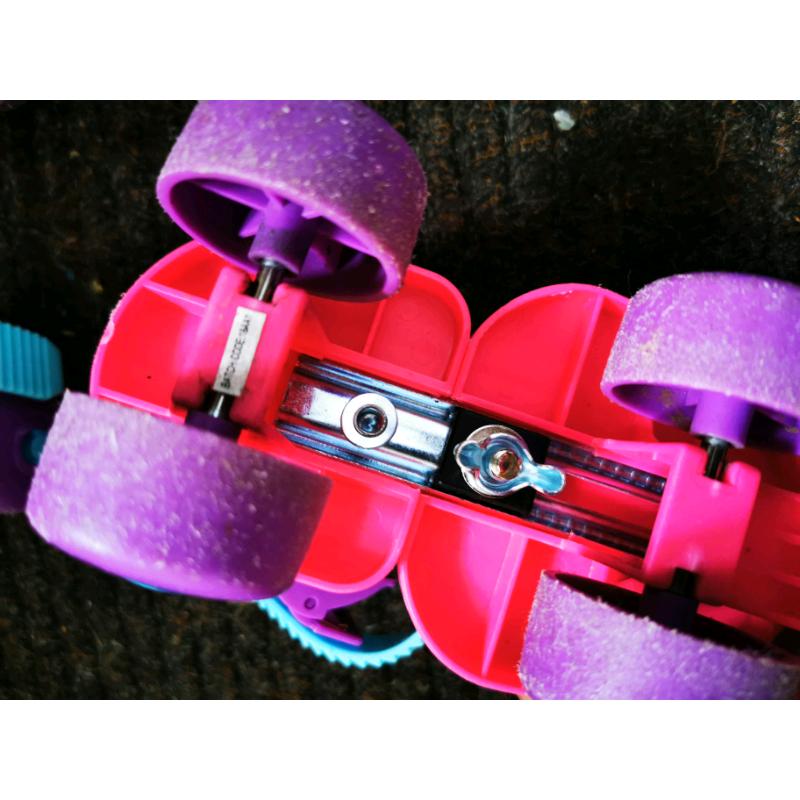 Adjustable girls skates
