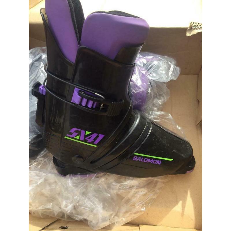 Salomon ski boots boxes size 4/5