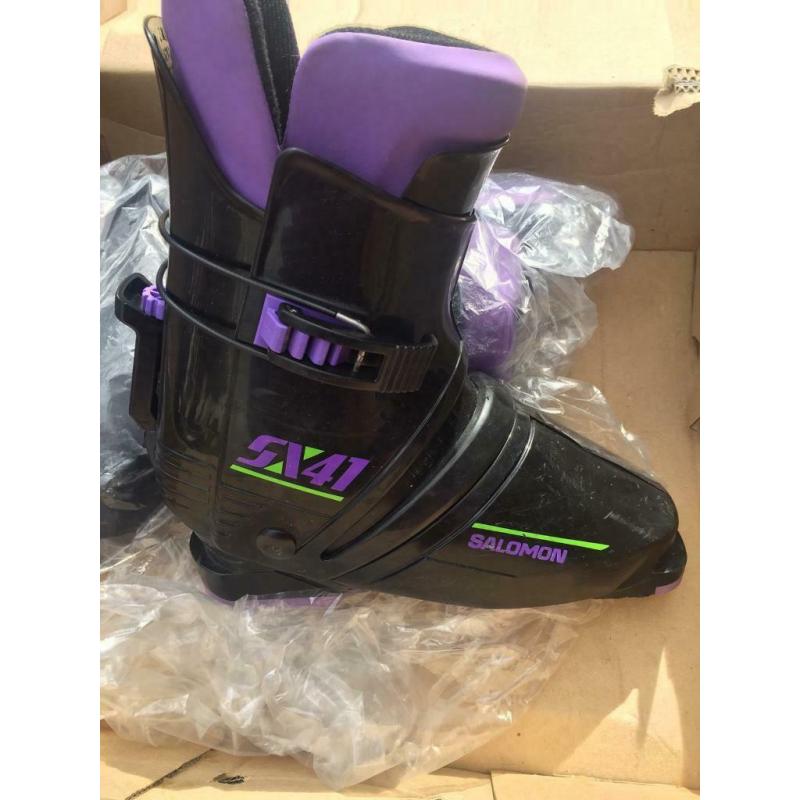 Salomon ski boots boxes size 4/5