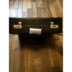 Leather double expands briefcase