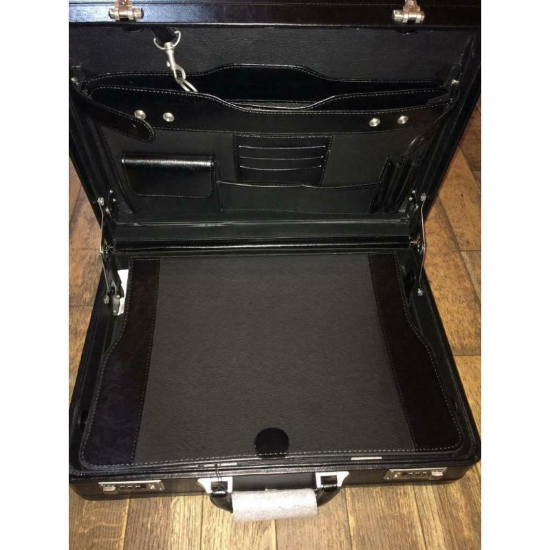 Leather double expands briefcase