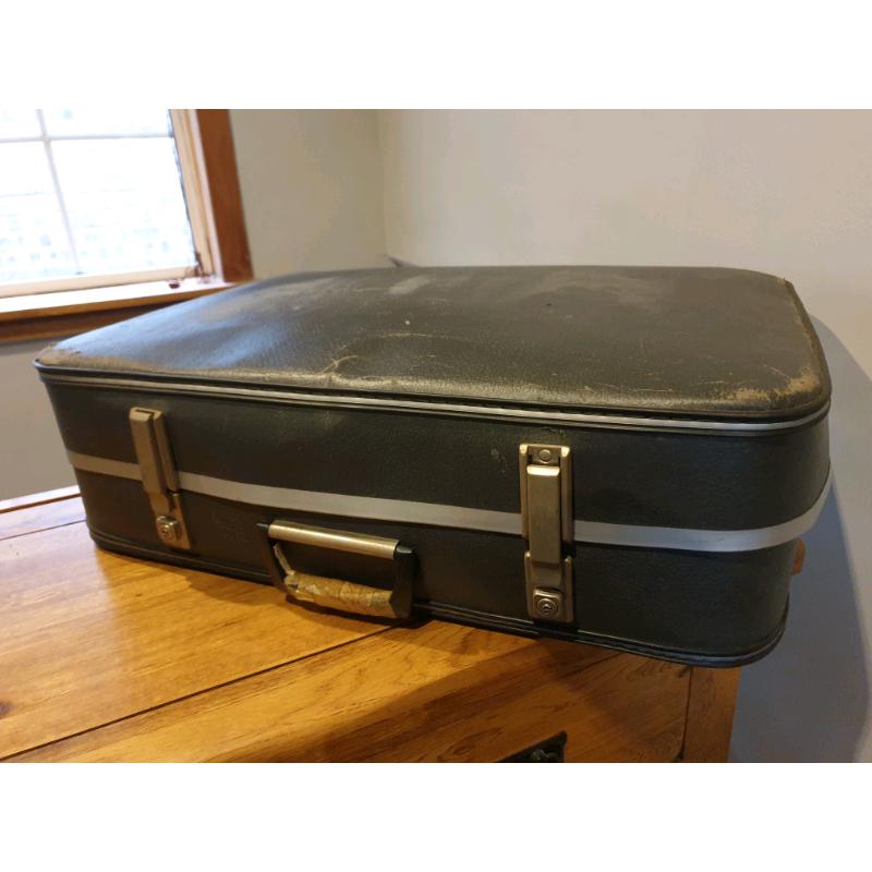 **?35** Antique Vintage Travel Case