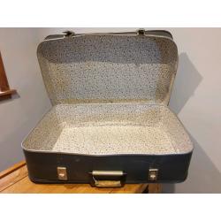 **?35** Antique Vintage Travel Case