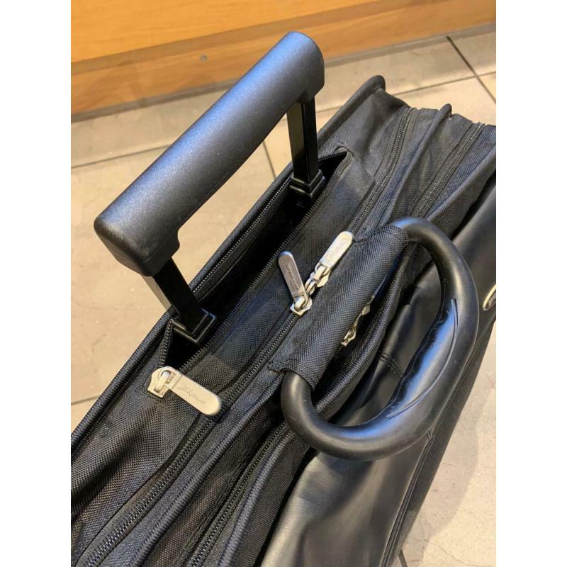 Targus wheeled briefcase with hidden handle.