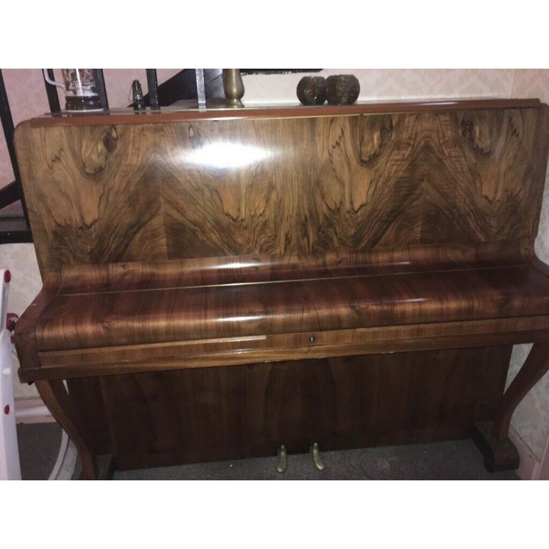 ROSEMAN UPRIGHT PIANO