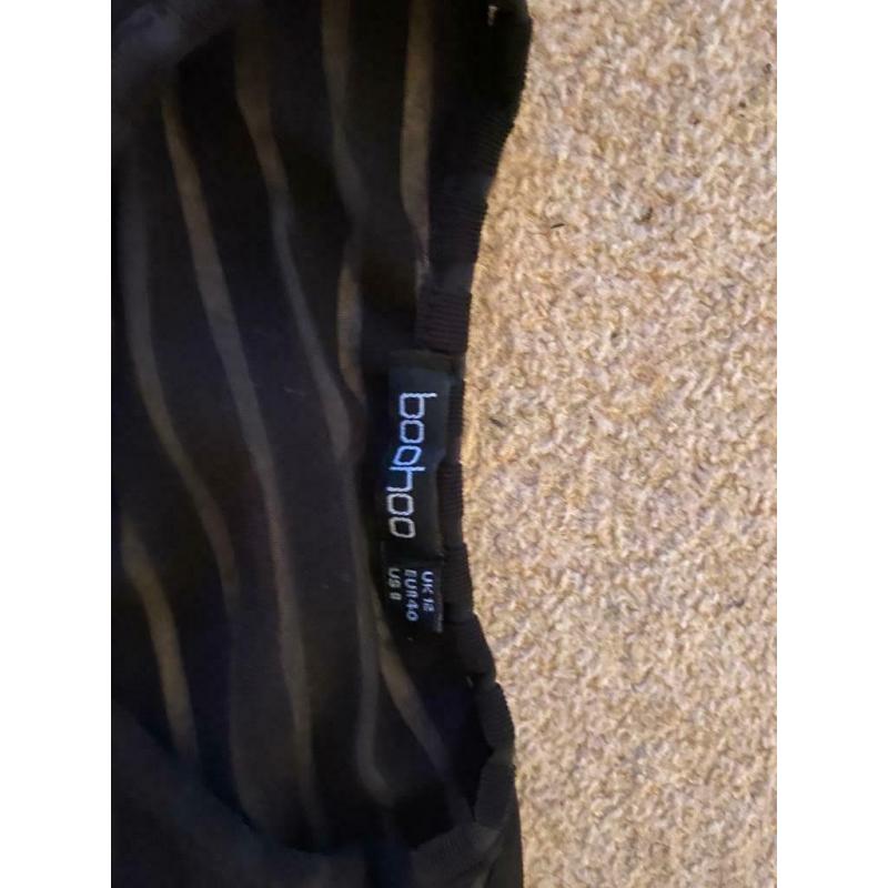 8 Tops ?5 each size 12