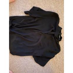 8 Tops ?5 each size 12