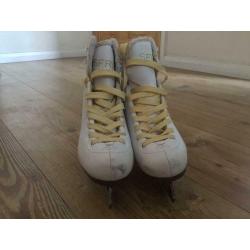 SFR glitra ice skates size 2 UK (34 eur)