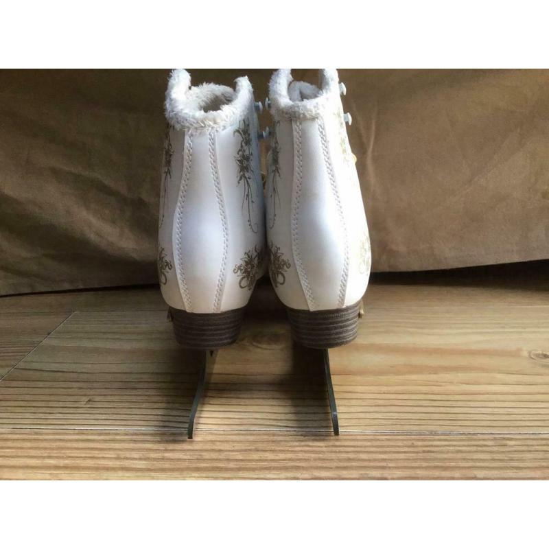 SFR glitra ice skates size 2 UK (34 eur)