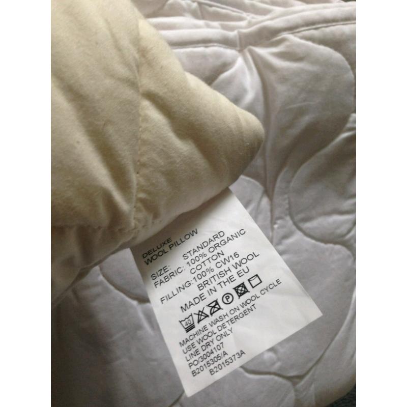 1 wool duvet and 1 pillow