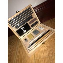 Un used drawing set. Great Art bundle