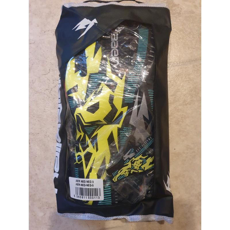 Brand New Kenny Arthur/Kaliaaer Goalkeeper Gloves, Size 9