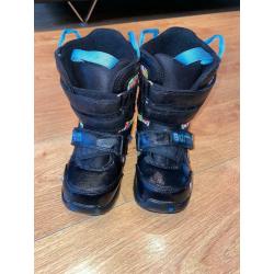 Kids Burton Grom snowboard boots