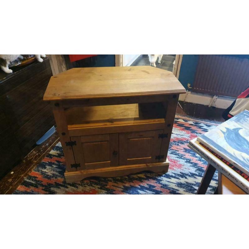 Mexican pine tv unit