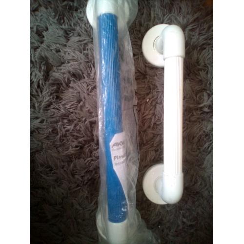 2 plastic grab rails