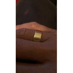 18 carat ring (20mm)