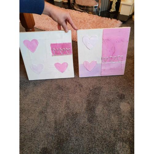 2 Heart canvas pictures ?2 for both