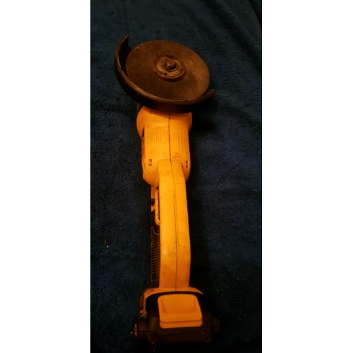 DEWALT 18v XR ANGLE GRINDER 115MM DCG412 + BATTERY.