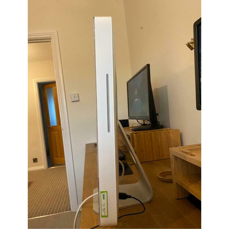 iMac Core 2 duo 24 inch computer & wireless keyboard