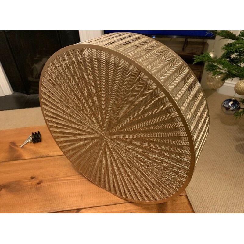 Ceiling light fixture