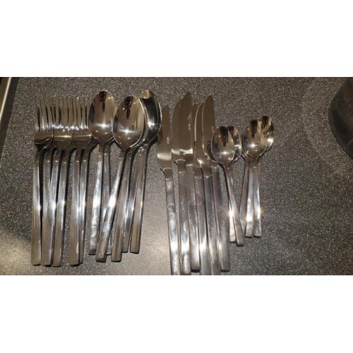 Wujo tableware set