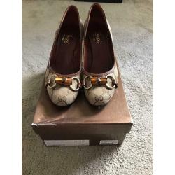 Gucci court shoe size 3