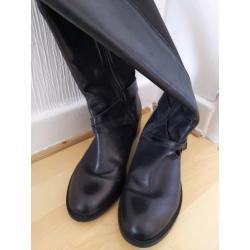 Ladies black boots
