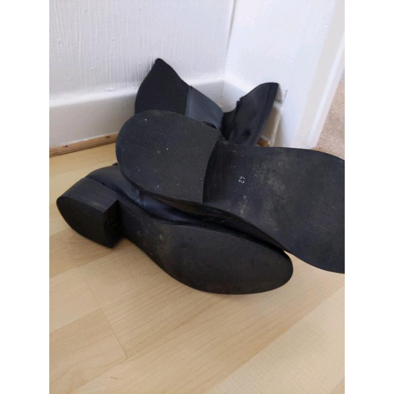 Ladies black boots