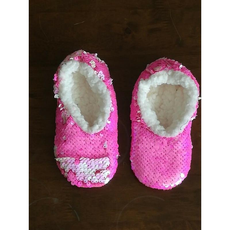 Girls Slippers Pink with Sequins White Fur inside 2-3 years used very good condition