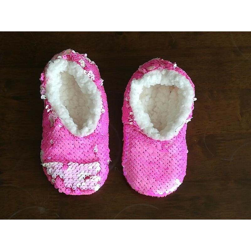 Girls Slippers Pink with Sequins White Fur inside 2-3 years used very good condition