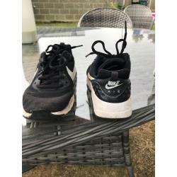 Nike Air boys trainers size 3.5 Reduced