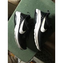 Nike Air boys trainers size 3.5 Reduced