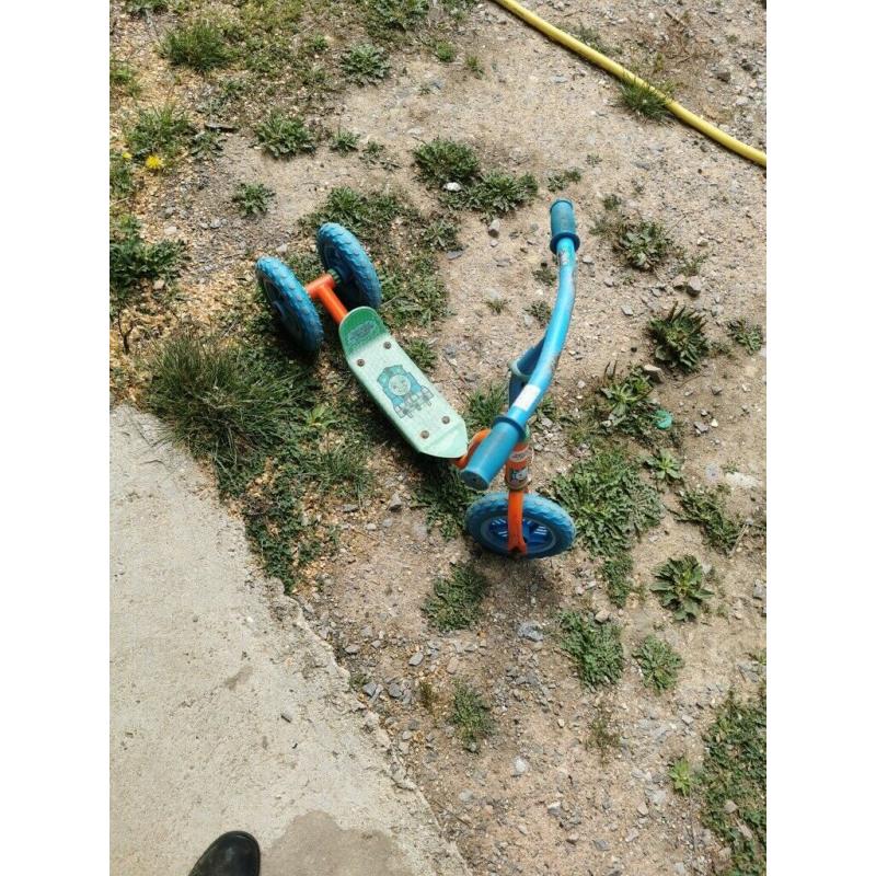 Child scooter