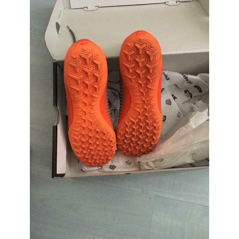 Football shoes