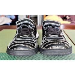 Boy's Shoes Black Leather UK size 7,5 CLARKS used very good condition