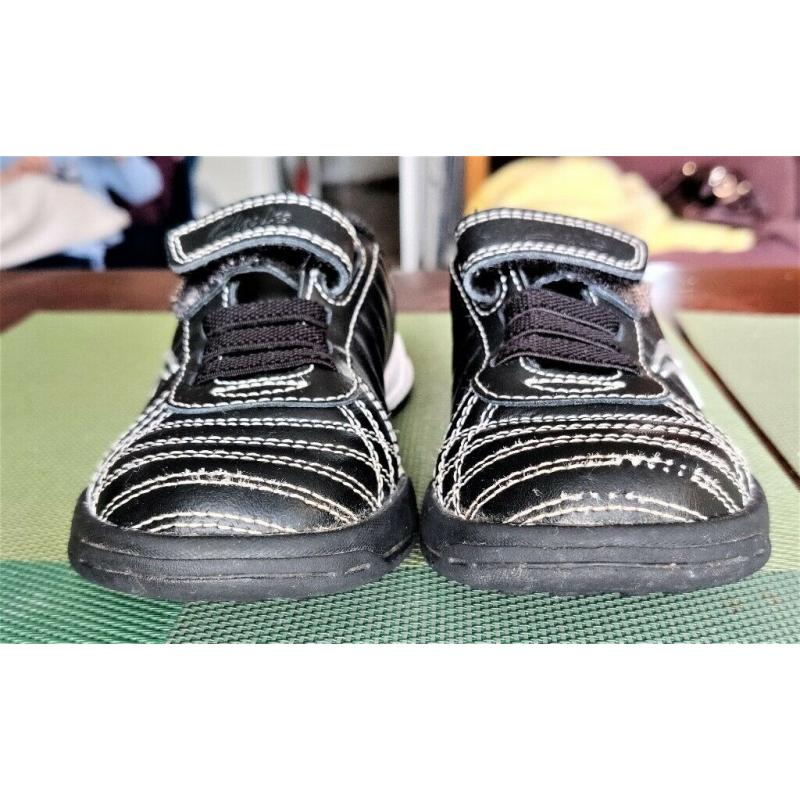 Boy's Shoes Black Leather UK size 7,5 CLARKS used very good condition