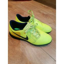 Nike phantom venom junior astro turf trainers size 4