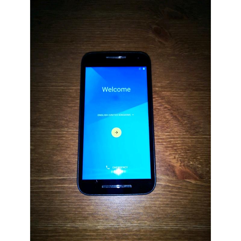 Motorola Moto G3 8GB Smartphone and 16GB SanDisk SD Card